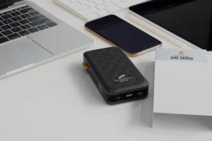scene-12439990 Xtorm powerbank